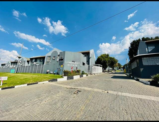 1 BEDROOM APARTMENT FOR SALE IN BRAMLEY VIEW